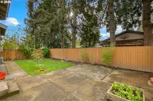 21626 SW Parkin Ln, Beaverton, OR 97003 - Photo 30