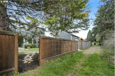 5566 SE Insley St, Portland, OR 97206 - Photo 46