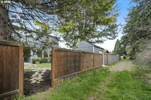 5566 SE Insley St, Portland, OR 97206 - Photo 46