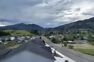 1336 NE Simpson Ln, Myrtle Creek, OR 97457 - Photo 10