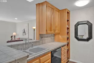 1250 9th St, Florence, OR 97439 - Photo 8