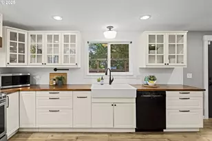 19230 SW Prospect Pl, Beaverton, OR 97078 - Photo 8