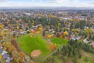 19230 SW Prospect Pl, Beaverton, OR 97078 - Photo 44