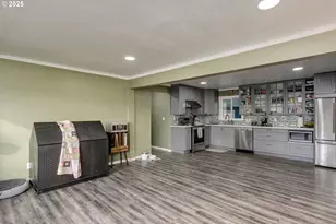 11023 NE Glisan St, Portland, OR 97220 - Photo 2