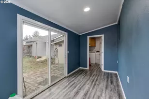 11023 NE Glisan St, Portland, OR 97220 - Photo 12