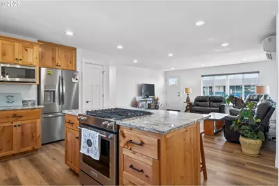 3721 Joe Ave, Roseburg, OR 97471 - Photo 10