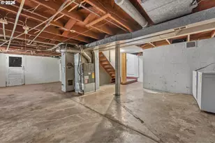 906 NE 24th Ave, Portland, OR 97232 - Photo 22