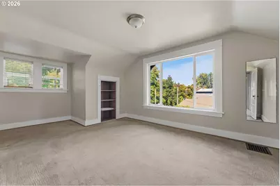 906 NE 24th Ave, Portland, OR 97232 - Photo 18
