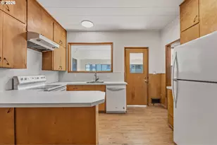 906 NE 24th Ave, Portland, OR 97232 - Photo 12