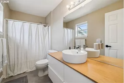 12142 NE Fremont St #11, Portland, OR 97220 - Photo 22