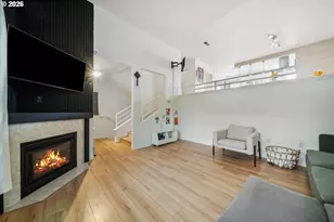 12142 NE Fremont St, Portland, OR 97220 - Photo 8