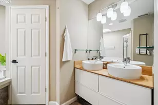 12142 NE Fremont St, Portland, OR 97220 - Photo 18