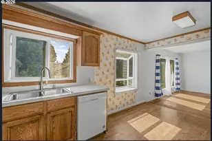 2716 SW Hume St, Portland, OR 97219 - Photo 14