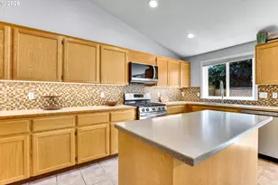 206 Hauser Ct, Molalla, OR 97038 - Photo 8