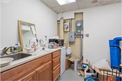 19230 SE McLoughlin Blvd, Gladstone, OR 97027 - Photo 22