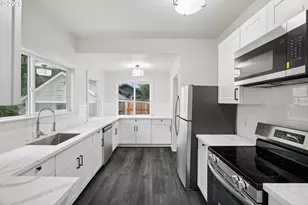 541 NE 70th Ave, Portland, OR 97213 - Photo 16