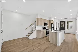 7280 NE Going St, Portland, OR 97218 - Photo 6