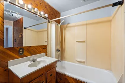 1525 N Kilpatrick St, Portland, OR 97217 - Photo 12