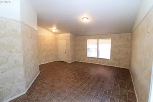 631 Nicholas Dr, Springfield, OR 97477 - Photo 8