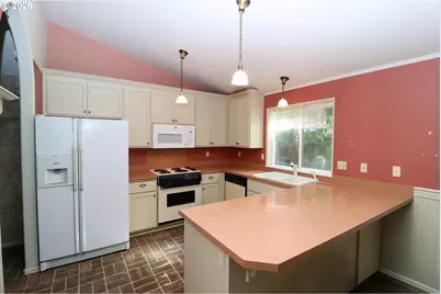631 Nicholas Dr, Springfield, OR 97477 - Photo 12