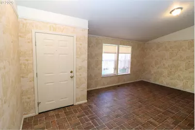 631 Nicholas Dr, Springfield, OR 97477 - Photo 6