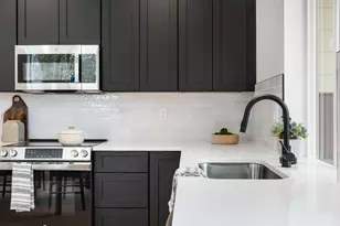 7189 SE Crystal Springs Blvd, Portland, OR 97213 - Photo 10