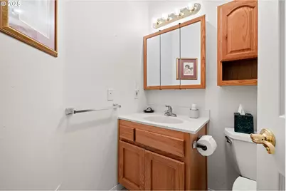 2925 SE Cleveland Dr, Gresham, OR 97080 - Photo 20