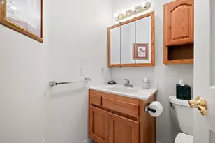 2925 SE Cleveland Dr, Gresham, OR 97080 - Photo 20