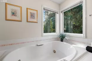 2925 SE Cleveland Dr, Gresham, OR 97080 - Photo 16