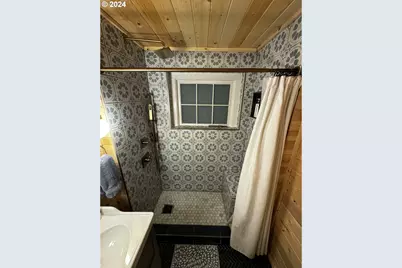 22633 Highway 58, Crescent Lake, OR 97733 - Photo 14