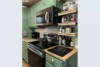 22633 Highway 58, Crescent Lake, OR 97733 - Photo 8