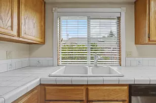 1778 N Laurelwood Loop, Canby, OR 97013 - Photo 12