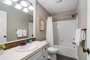 7941 N Courtenay Ave, Portland, OR 97203 - Photo 28