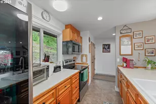 460 Huckleberry Mt Ln, Riddle, OR 97469 - Photo 6