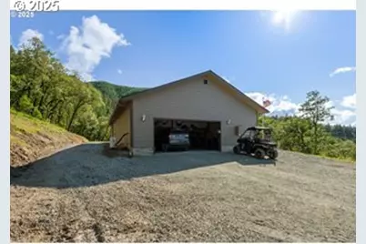 460 Huckleberry Mt Ln, Riddle, OR 97469 - Photo 22