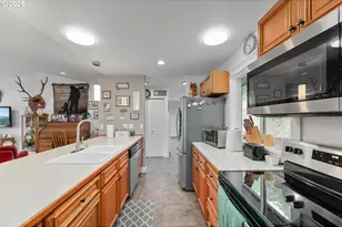 460 Huckleberry Mt Ln, Riddle, OR 97469 - Photo 4