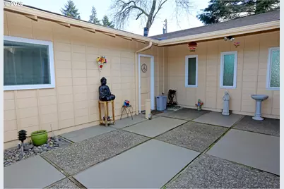 374 Blackfoot Ave, Eugene, OR 97404 - Photo 6