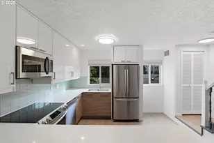 2825 NW Upshur St, Portland, OR 97210 - Photo 2