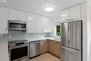 2825 NW Upshur St, Portland, OR 97210 - Photo 4