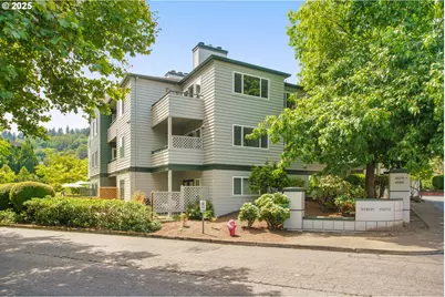4980 S Landing Dr #301, Portland, OR 97239 - Photo 2