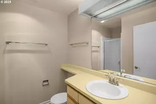 4980 S Landing Dr, Portland, OR 97239 - Photo 20