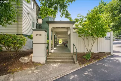 4980 S Landing Dr #301, Portland, OR 97239 - Photo 4