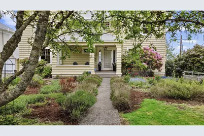 1684 Irving Ave, Astoria, OR 97103 - Photo 2