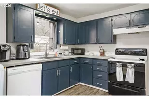 422 Elder St, Drain, OR 97435 - Photo 8