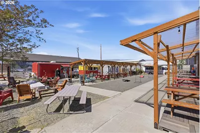801 E 2nd St, The Dalles, OR 97058 - Photo 8