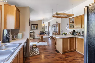 3225 Senecal Creek Dr, Woodburn, OR 97071 - Photo 14