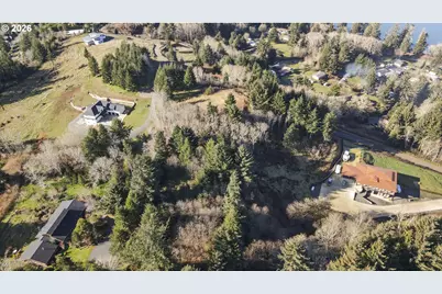 Fiddleback, North Bend, OR 97459 - Photo 26