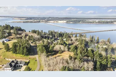 Fiddleback, North Bend, OR 97459 - Photo 30