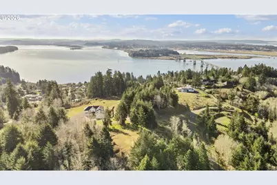 Fiddleback, North Bend, OR 97459 - Photo 28