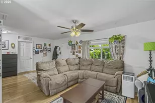 2523 NE 111th Ave, Portland, OR 97220 - Photo 8